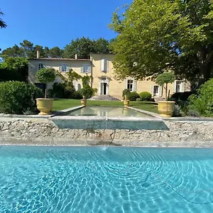 https://la-bastide-de-ganay.fr-provencehotel.com
